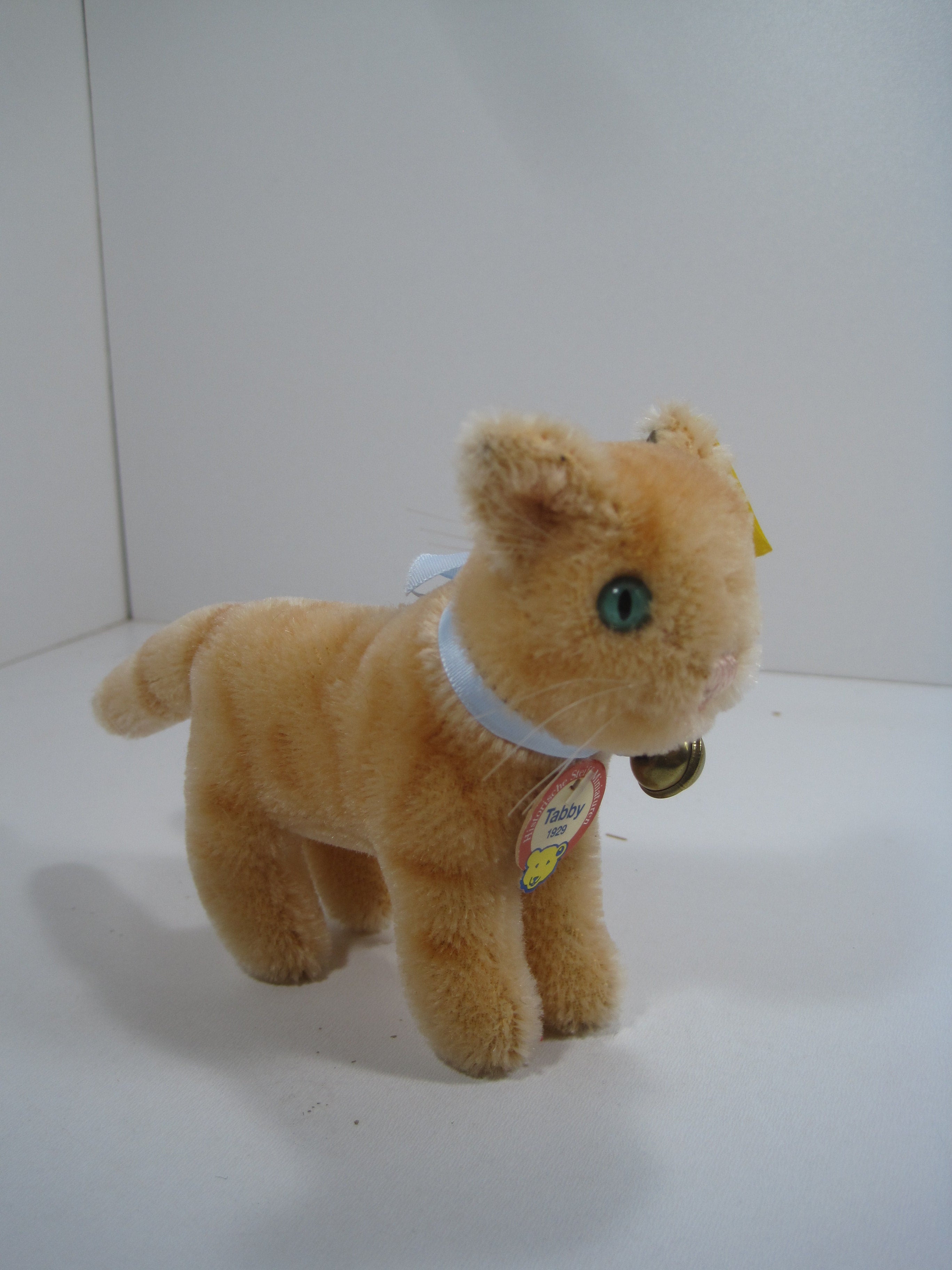 シュタイフ　tabby cat Steiff Tabby Cat Woven Fur Stuffed Plush Animal 2007. For