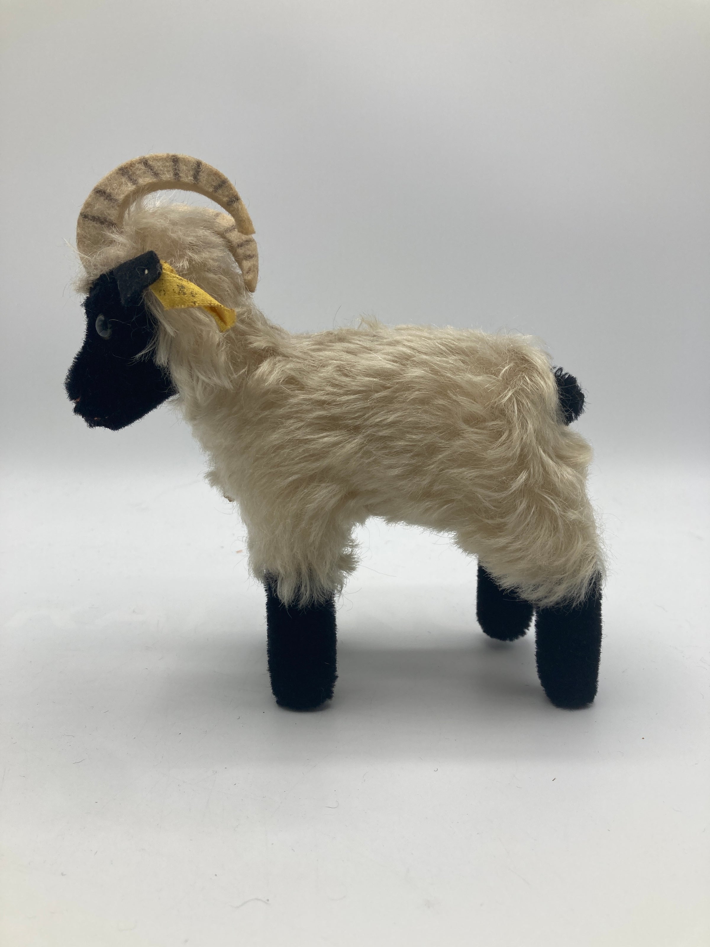 Steiff Medium Sized Snucki Mountain Sheep With All IDs | My Site