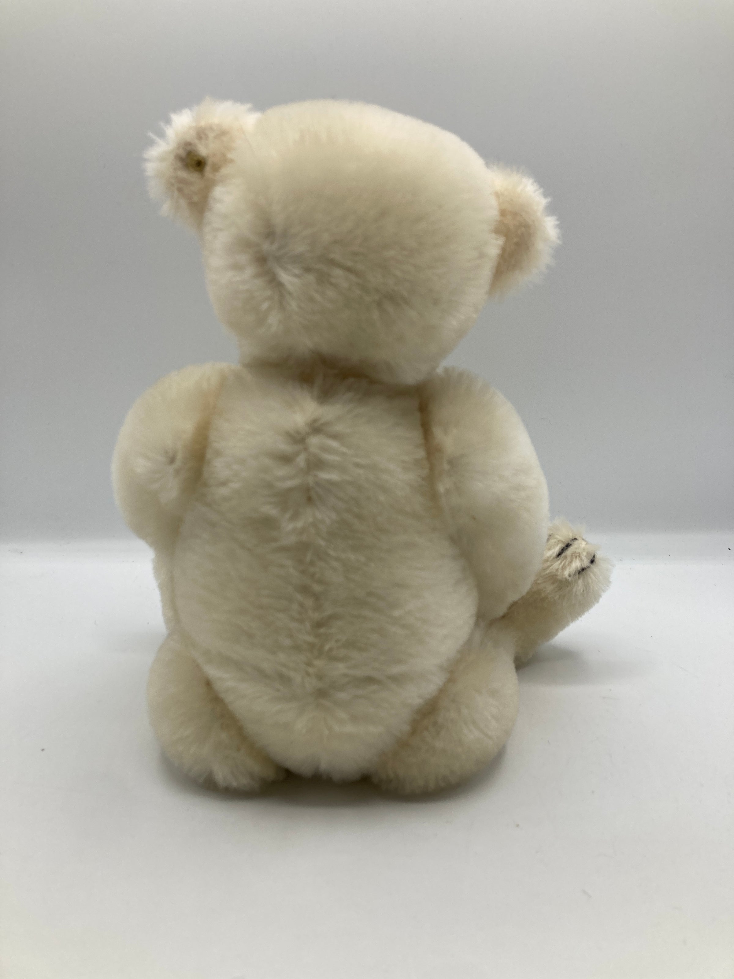 シュタイフ　Mohair Teddy bear 1929, white Steiff Medium Sized White Mohair Margaret Strong Bear With All IDs