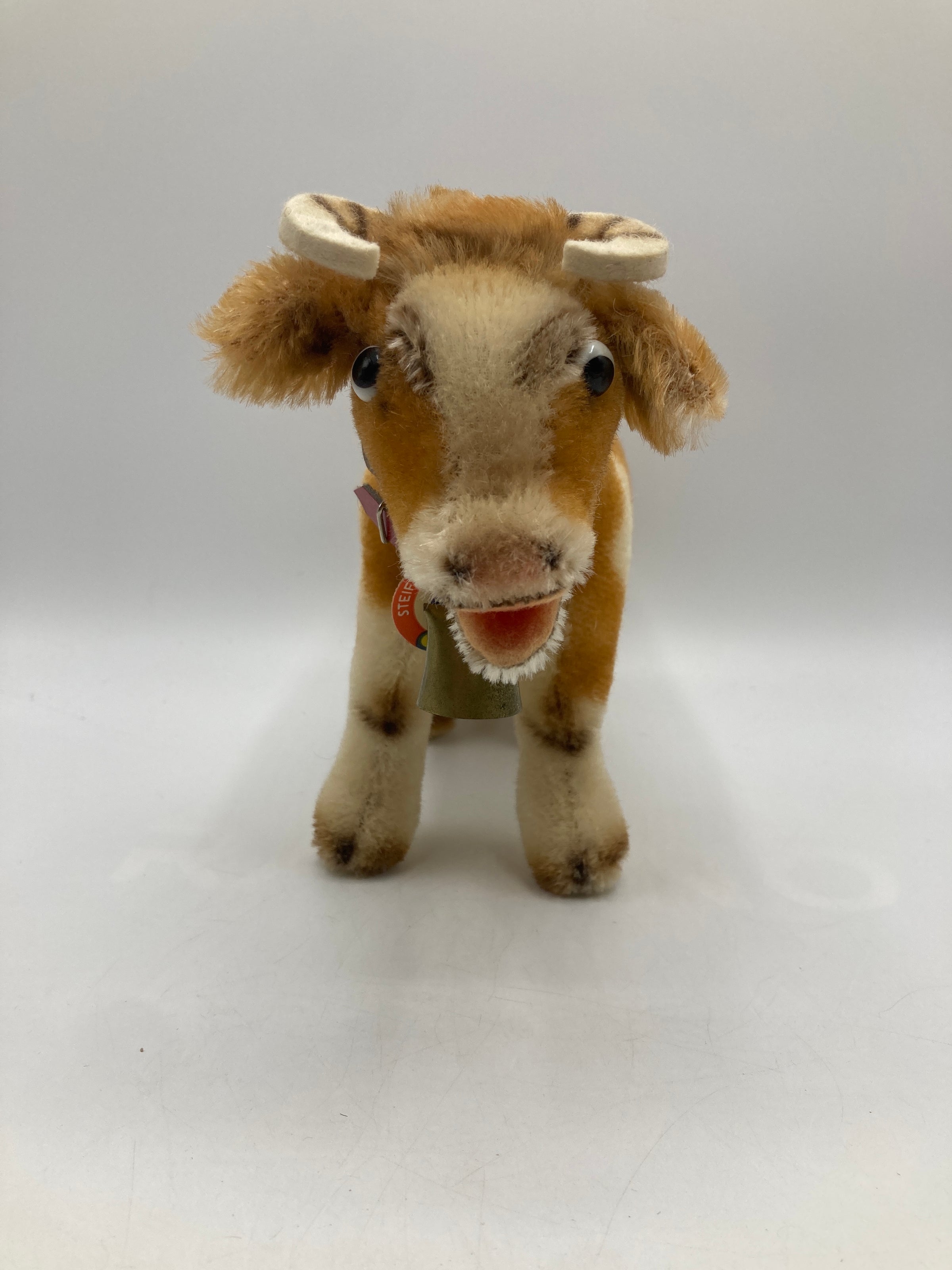Steiff Medium Mohair Bessie Cow With ID | My Site