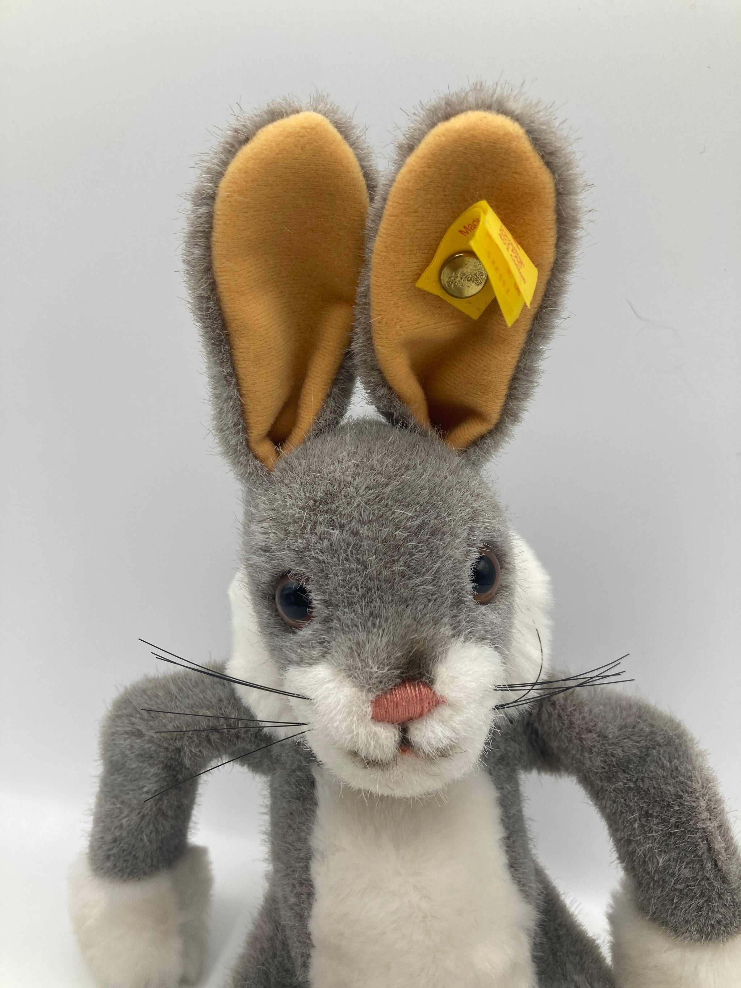 Steiff（シュタイフ）Lulac（ルラック）【希少な大型モデル】 Steiff Grey and White Plush Lulac Rabbit With IDs | My Site
