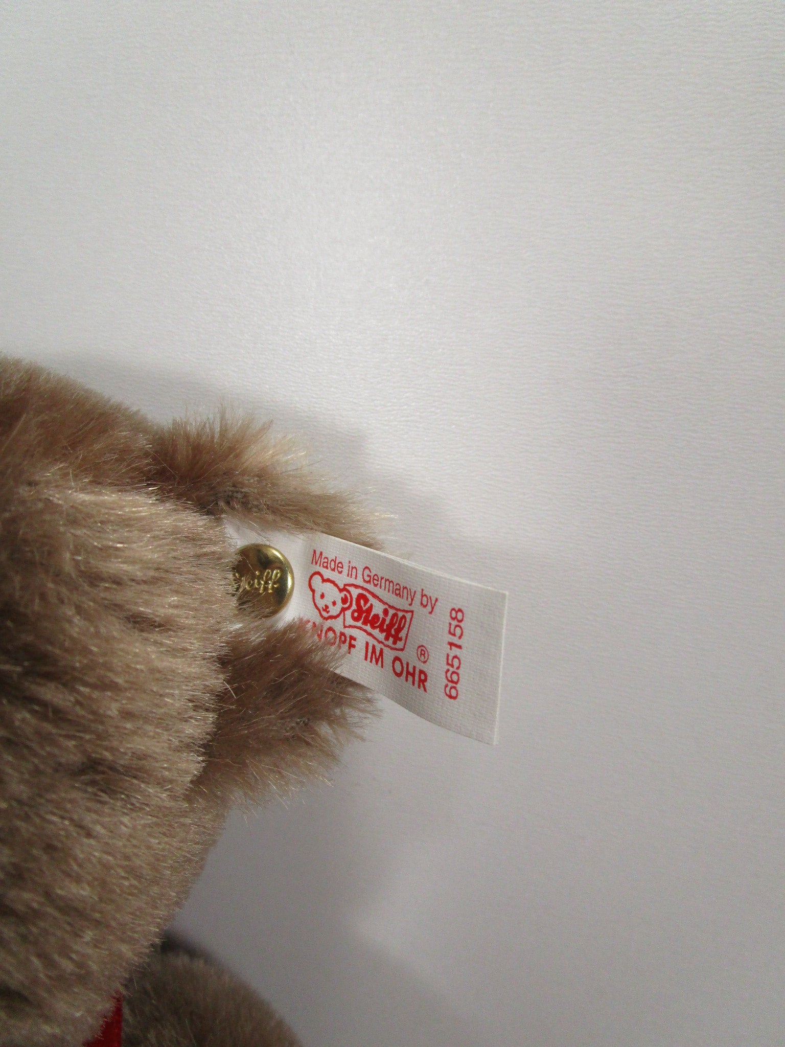 Steiff Exclusive Wiggins Bear With All IDs For The Teddy Bear