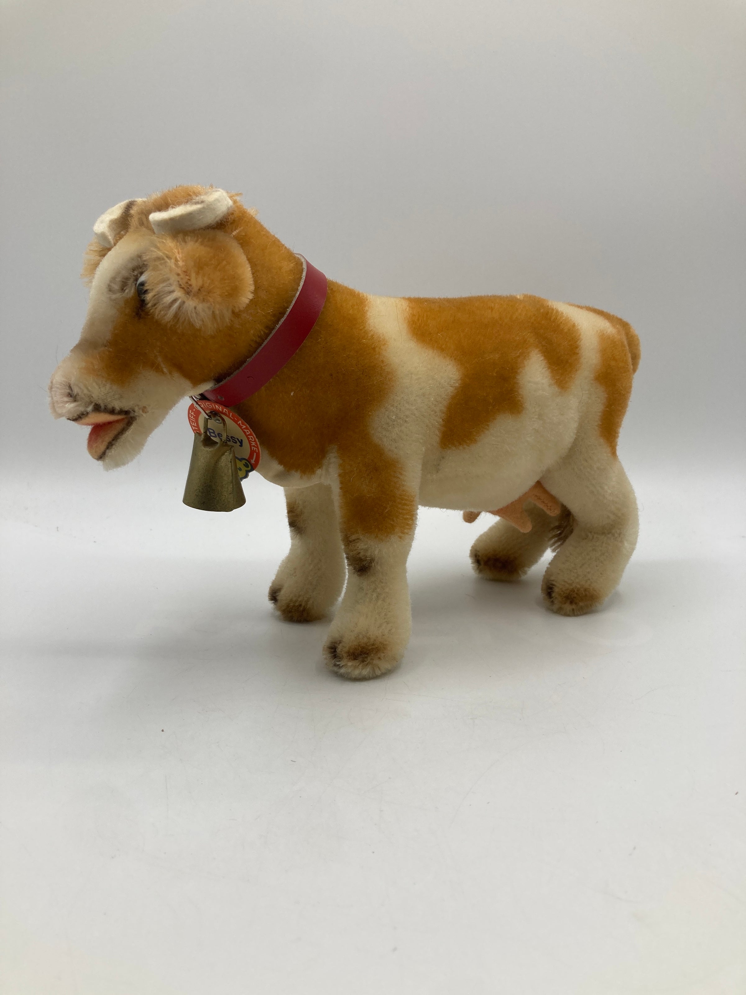 Steiff Medium Mohair Bessie Cow With ID | My Site