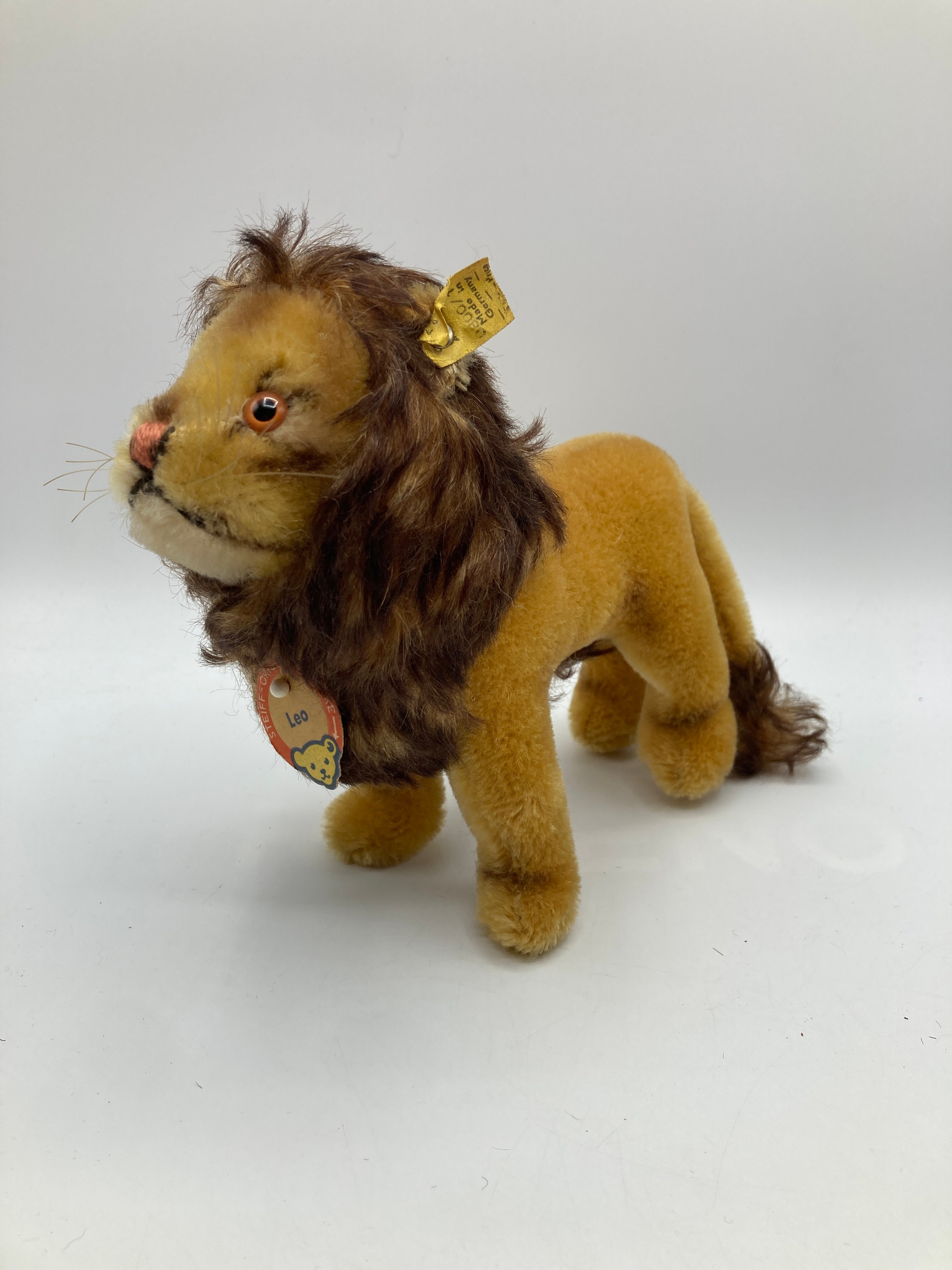 Steiff Leo ビンテージ　ライオン Steiff Medium Sized Standing Leo Lion With All IDs | My Site