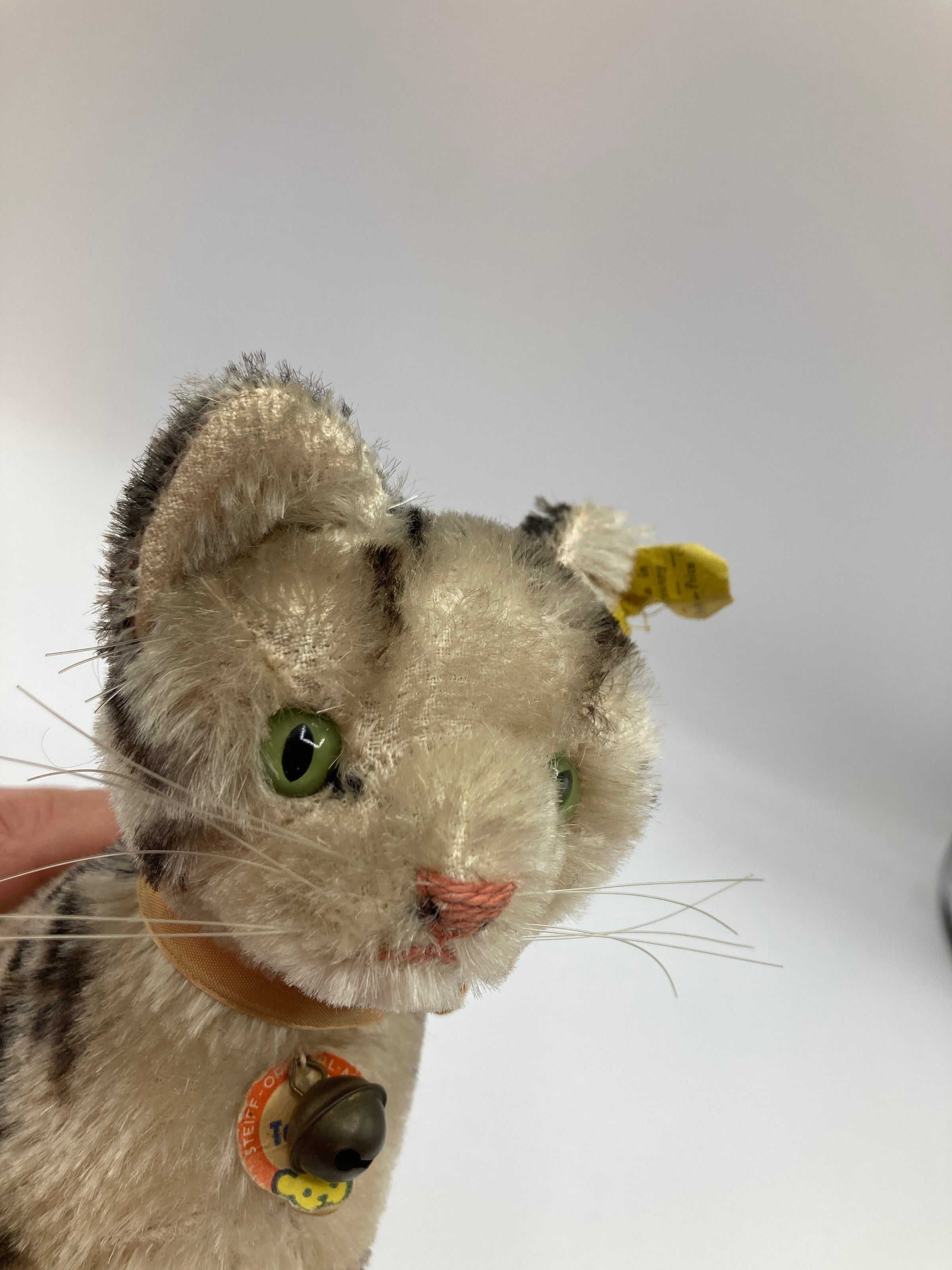 ビンテージ　シュタイフ　tabby　キャット　一番小さいサイズ　A Steiff Cat Cattie With Ids Smallest 7 Inches Standing