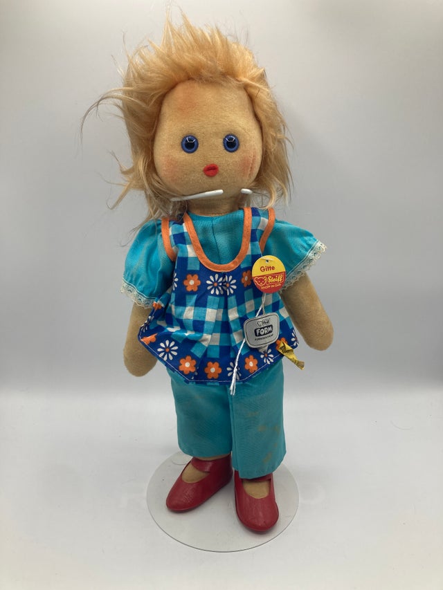 Girls Don`t Cry × Steiff Plush Doll Girls Don`t Cry × Steiff Plush Doll Girls Dont Cry x Steiff