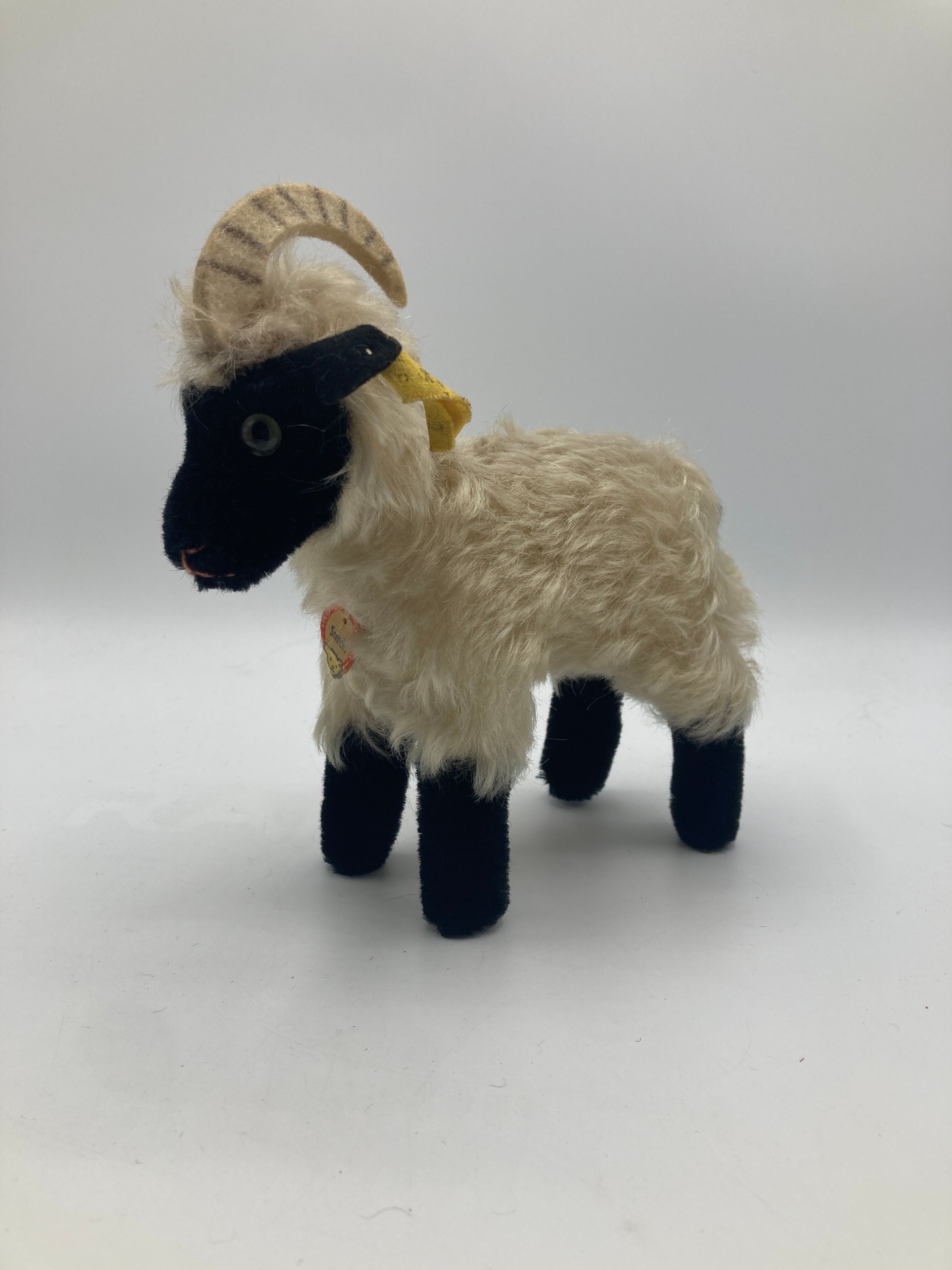 Steiff Medium Sized Snucki Mountain Sheep With All IDs | My Site