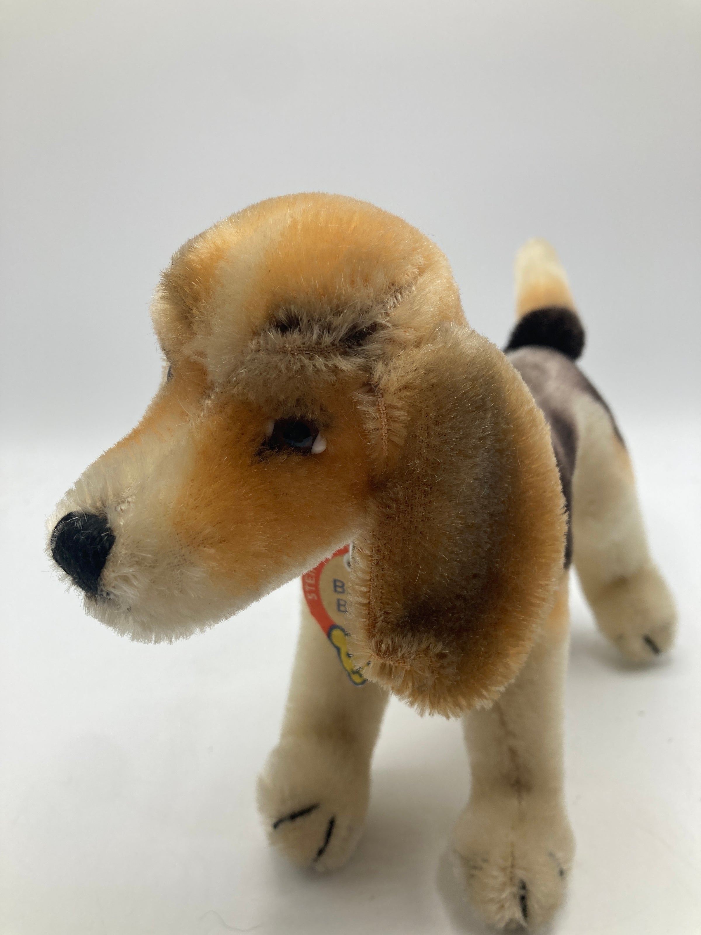 Steiff's Medium Standing Biggie Beagle With ID | My Site