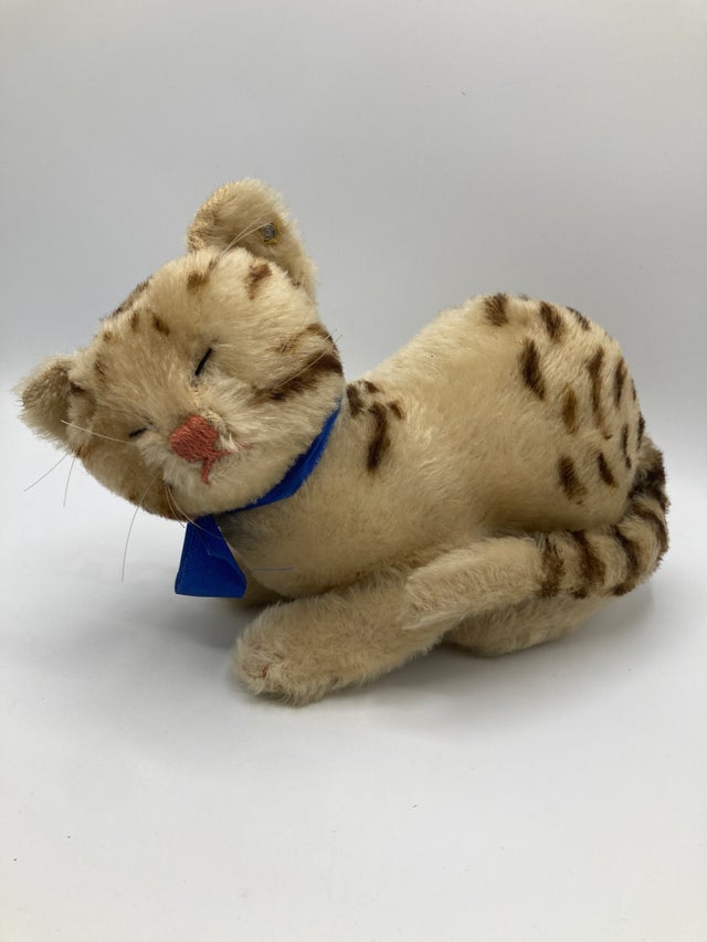 VIntage Steiff 2728/22 Tabby Cat Orange Striped Plush