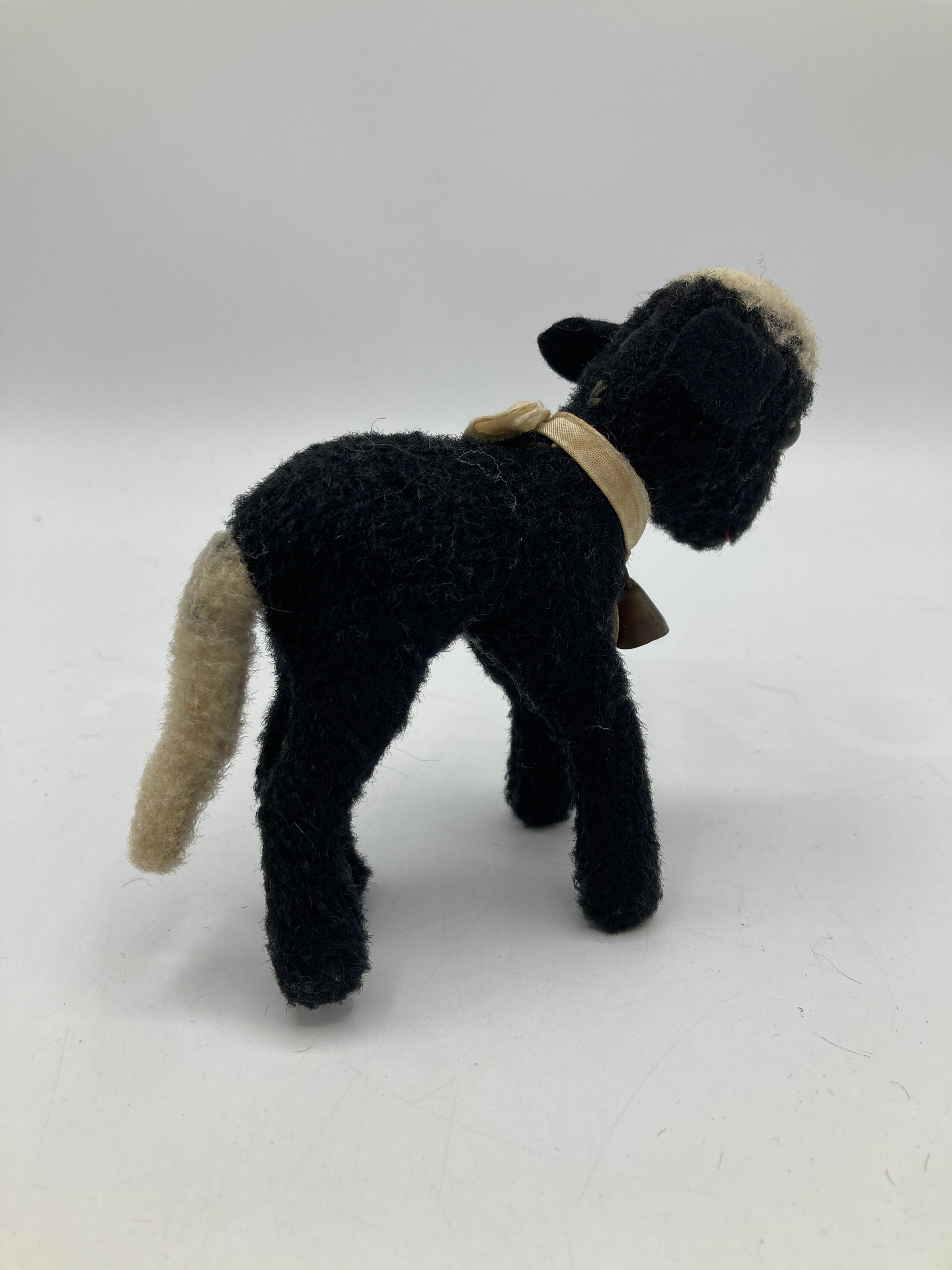 Steiff　ひつじのLamby Steiff Smallest Sized Black Lamby Lamb With Green Eyes And ID | My