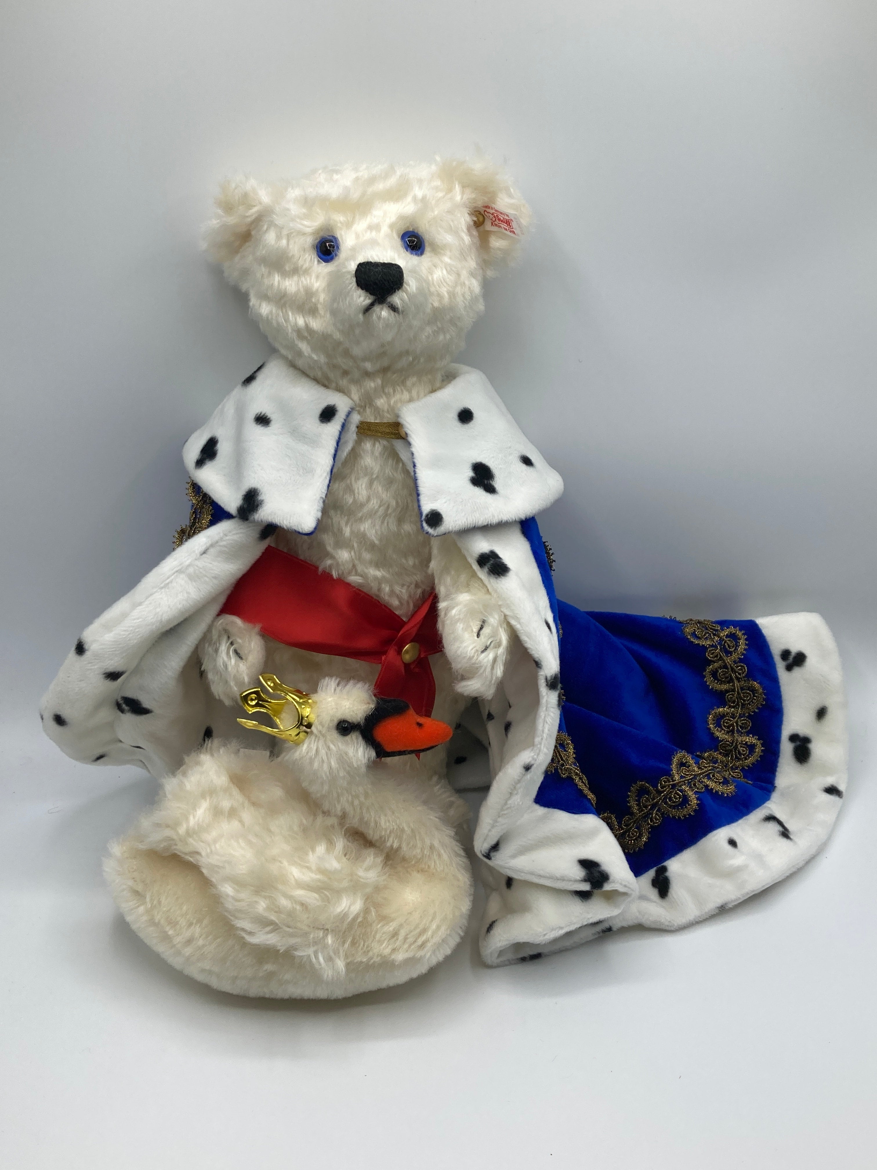 Steiff Teddy Bear King Ludwig II with Swan Limited Edition