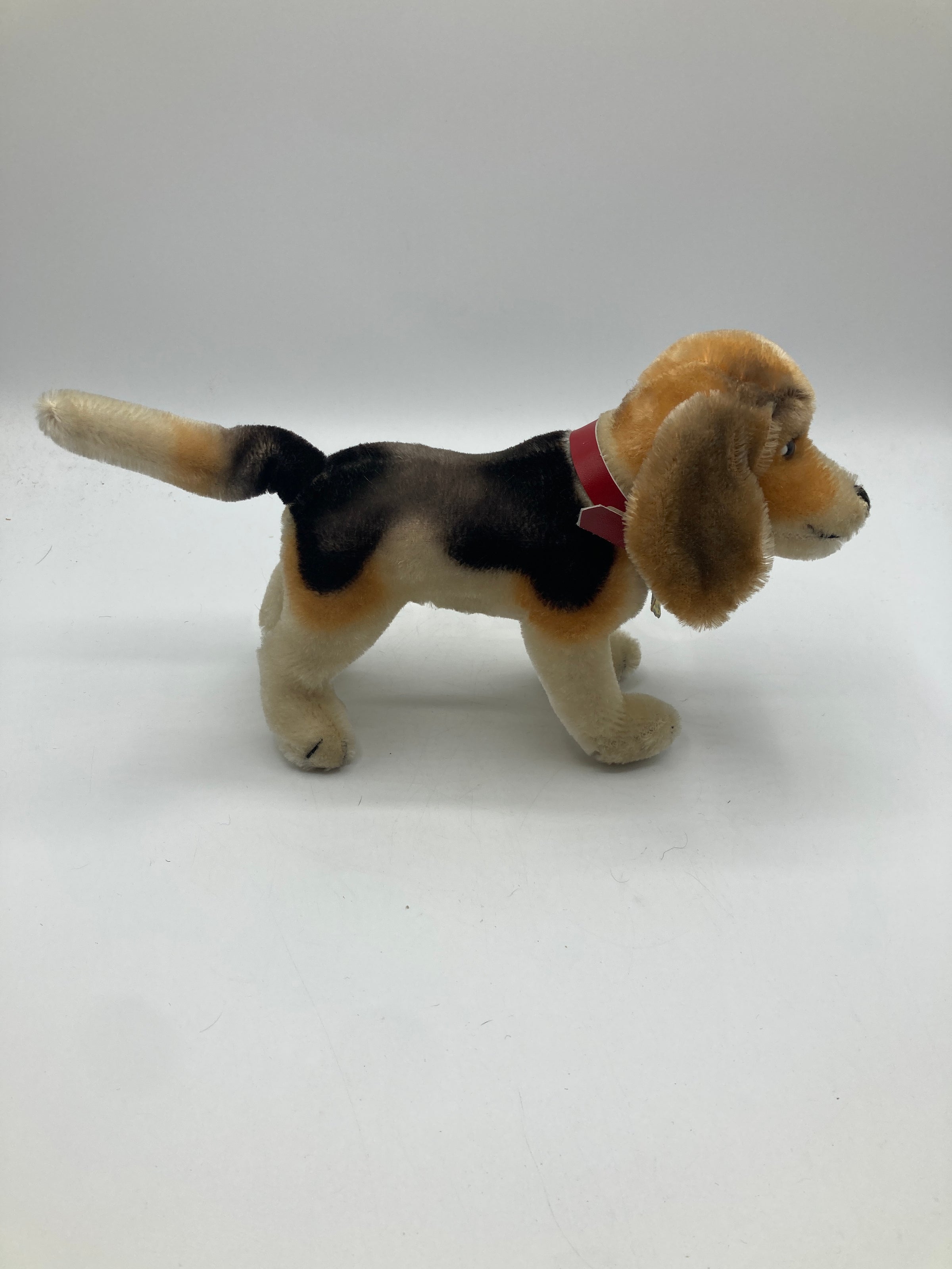 Steiff's Medium Standing Biggie Beagle With ID | My Site