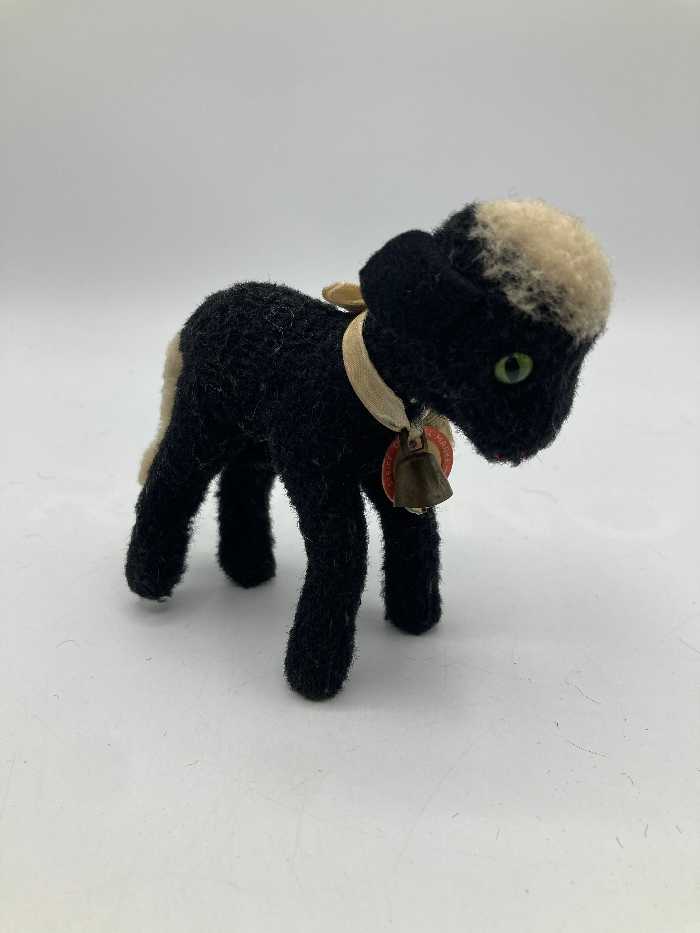 Steiff　ひつじのLamby　最小　オールID Steiff Smallest Sized Black Lamby Lamb With Green Eyes And ID | My