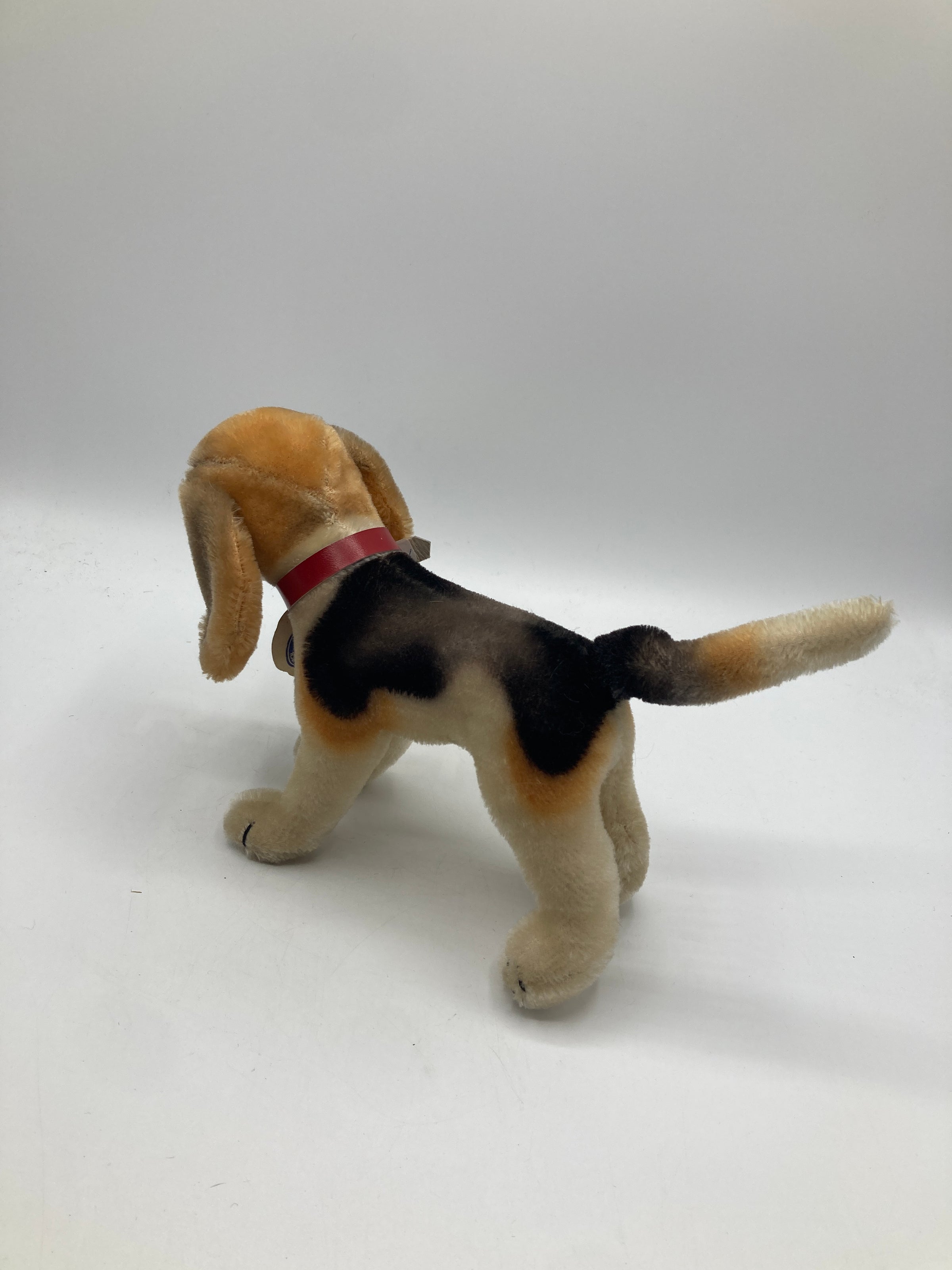 Steiff's Medium Standing Biggie Beagle With ID | My Site