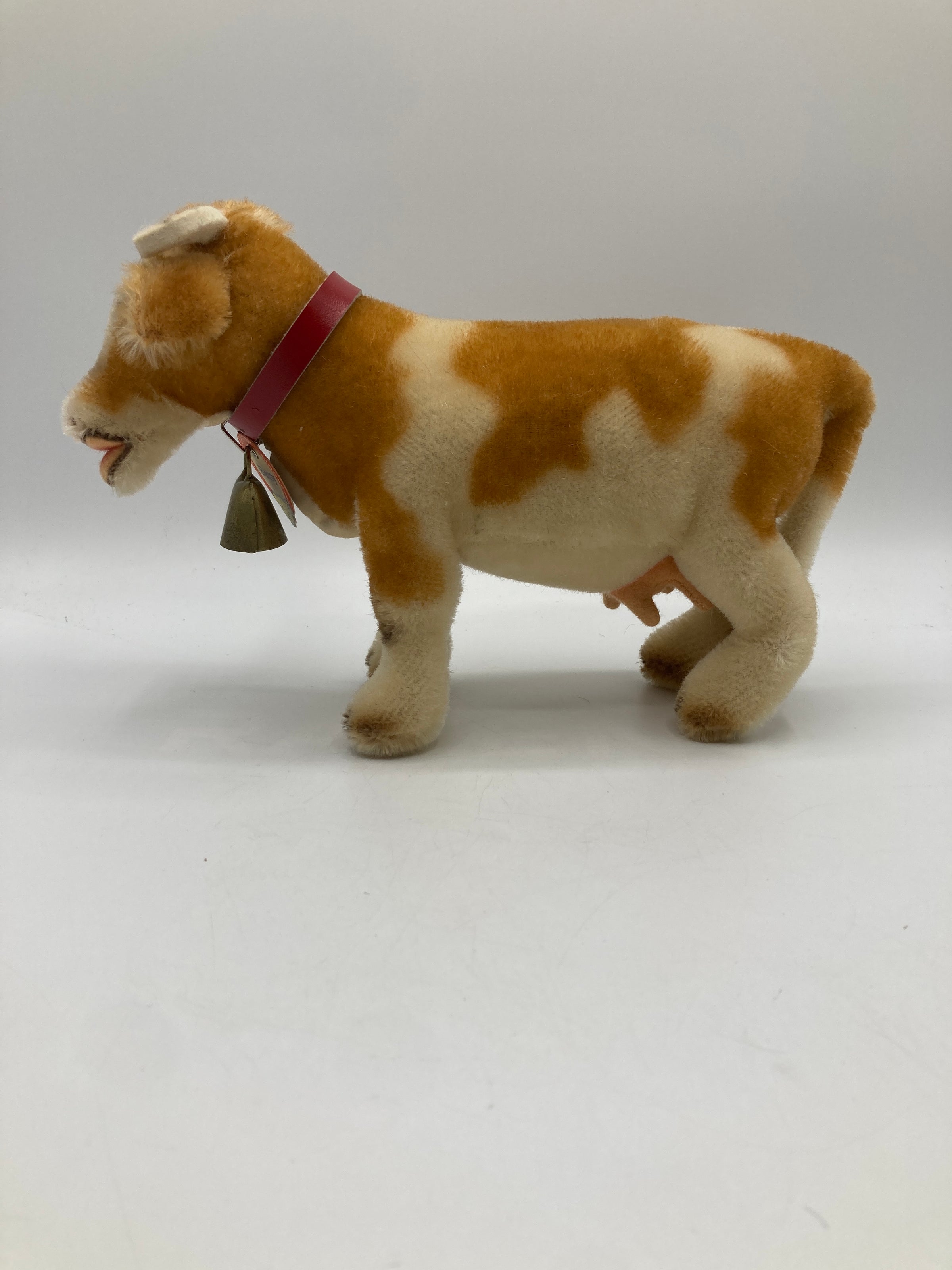 Steiff Medium Mohair Bessie Cow With ID | My Site