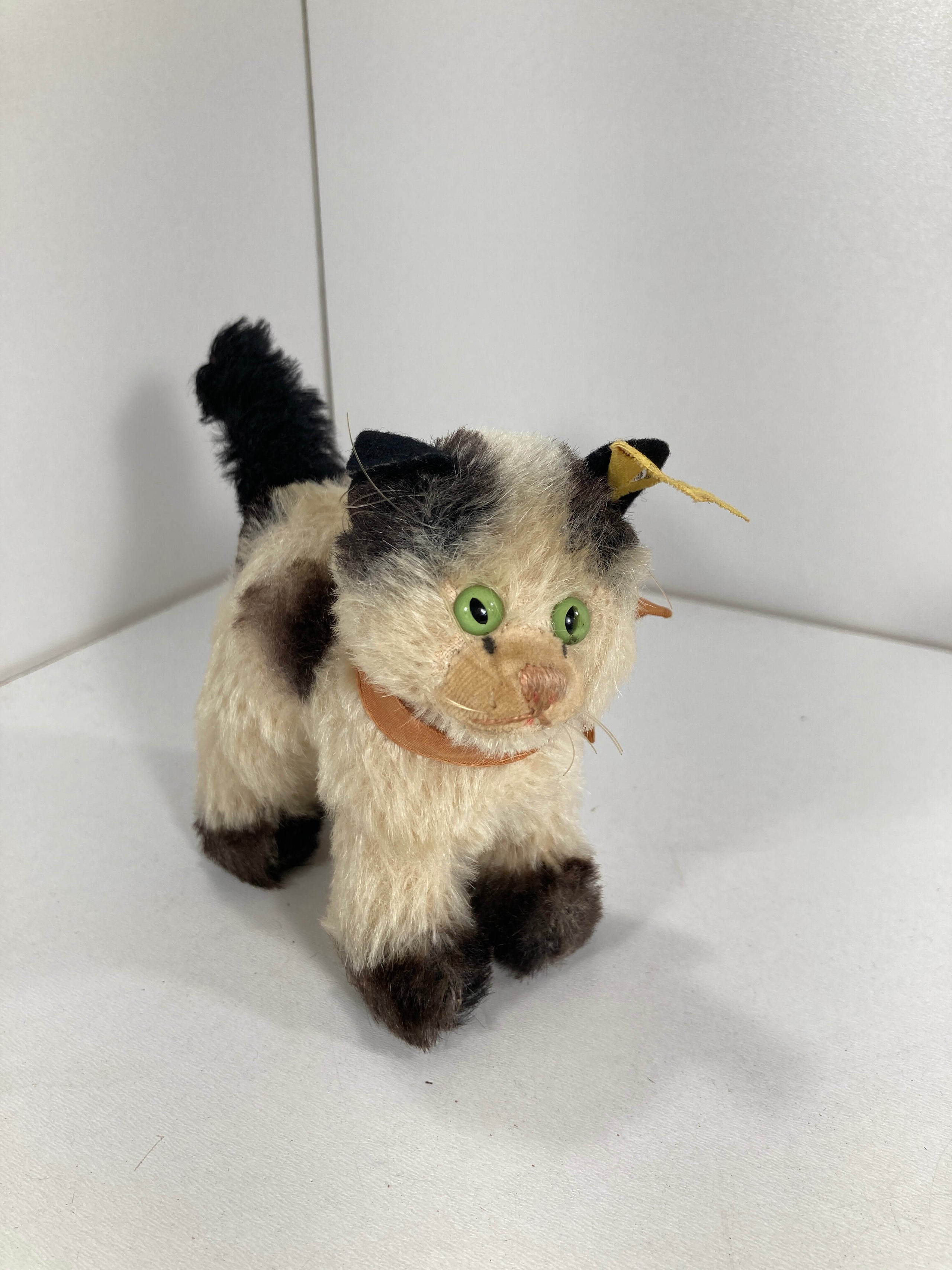 シュタイフ「Gussy Cat」