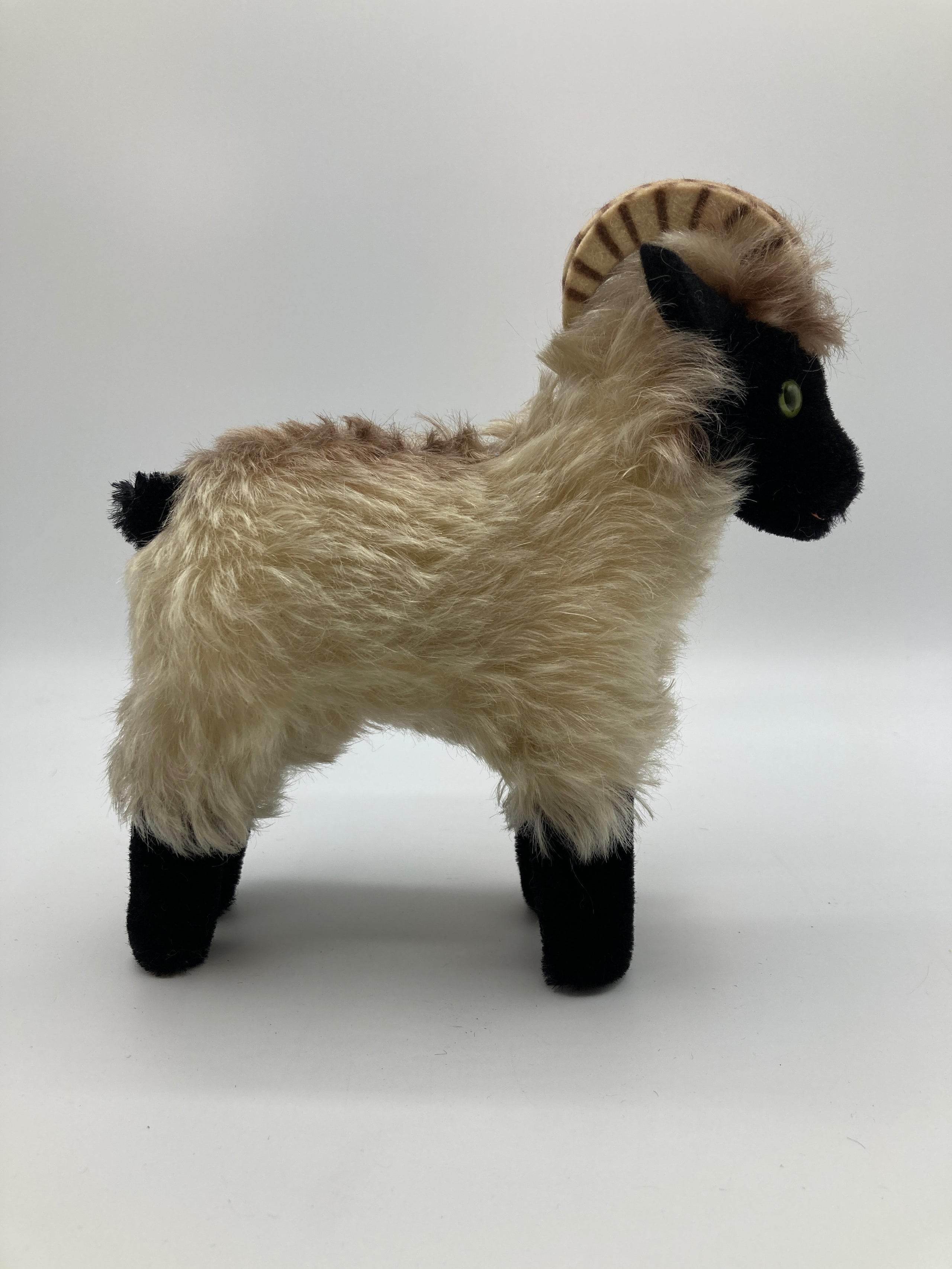 Steiff Medium Sized Snucki Mountain Sheep With IDs | My Site